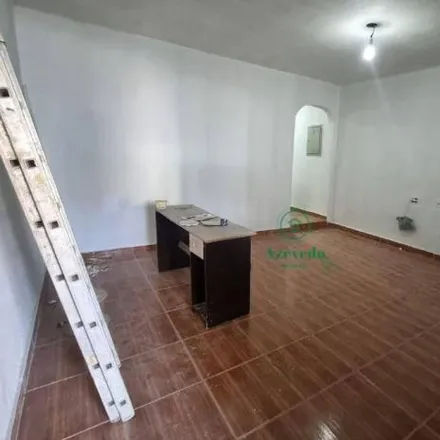 Rent this 3 bed house on Avenida Manoel Isodoro Martins in Cocaia, Guarulhos - SP