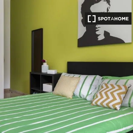 Rent this 5 bed room on Via Guglielmo Ciardi in 20148 Milan MI, Italy