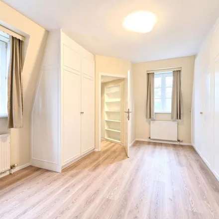 Rent this 7 bed apartment on Avenue des Orangers - Oranjelaan 42 in 1150 Woluwe-Saint-Pierre - Sint-Pieters-Woluwe, Belgium