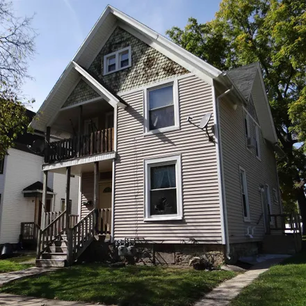 Buy this studio duplex on 199 North Winnebago Street in Rockford, IL 61103