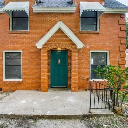 Rent this 2 bed house on 1254 Harlandale Avenue in Oak Cliff, Dallas