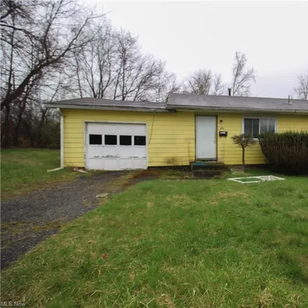 Buy this 3 bed house on 248 Hamilton Street in Campbell, Mahoning County