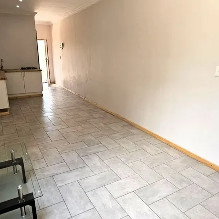 Image 3 - Jay Avenue, Fort Hill, Qonce, 5600, South Africa - Apartment for rent