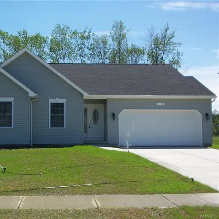 Buy this 3 bed house on 3243 Kings Court in Hamburg, Erie County