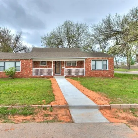 Buy this 3 bed house on 1035 South 15th Street in Chickasha, OK 73018