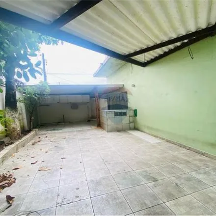 Buy this 3 bed house on Rua Manoel Marcelino Rodrigues in Vila São José, Ribeirão Pires - SP