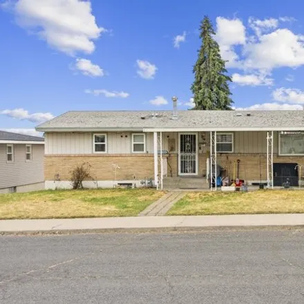 Buy this 4 bed house on 2301 West Houston Avenue in Spokane, WA 99208