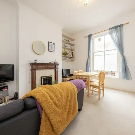 Image 2 - 9 Willesden Lane, London, NW6 7TA, United Kingdom - Apartment for rent
