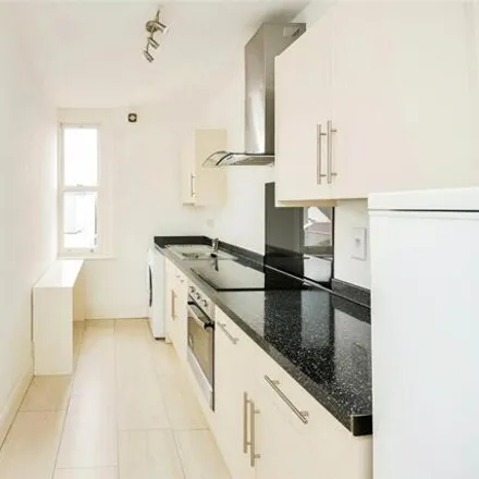 Image 5 - Sharps, Widmore Road, Bromley Park, London, BR1 1RW, United Kingdom - Apartment for rent