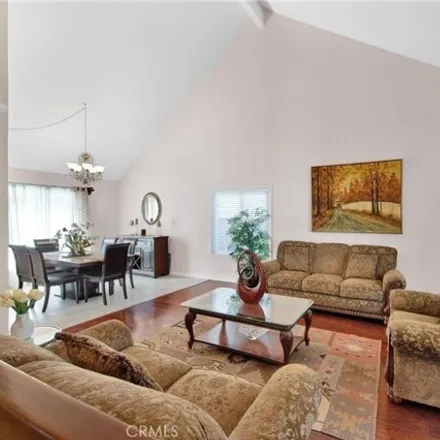 Image 3 - 20566 Alaminos Drive, Santa Clarita, CA 91350, USA - House for sale