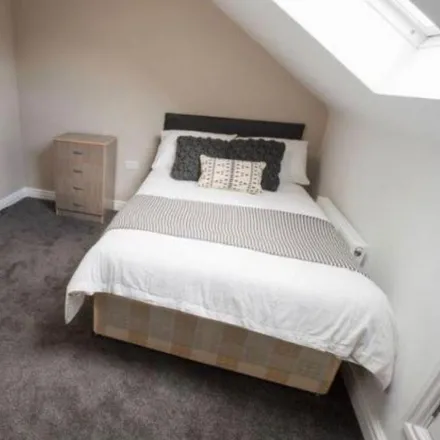 Rent this 6 bed townhouse on Hannan Road in Liverpool, L6 6DA