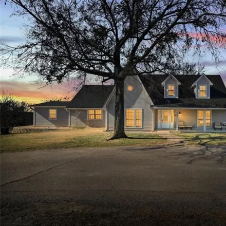 Buy this 5 bed house on Darwin Road in Grayson County, TX 75491