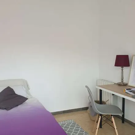 Rent this 4 bed apartment on Gran Via de les Corts Catalanes in 286-288, 08001 Barcelona
