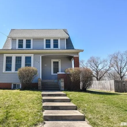 Buy this 3 bed house on 140 Lakewood Avenue in East Peoria, IL 61611