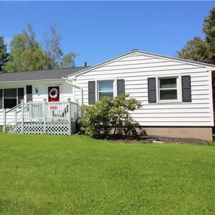 Buy this 3 bed house on 7703 Roder Parkway in Ontario, Wayne County