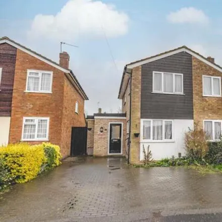 Buy this 3 bed house on unnamed road in Chalfont St Peter, SL9 0DD