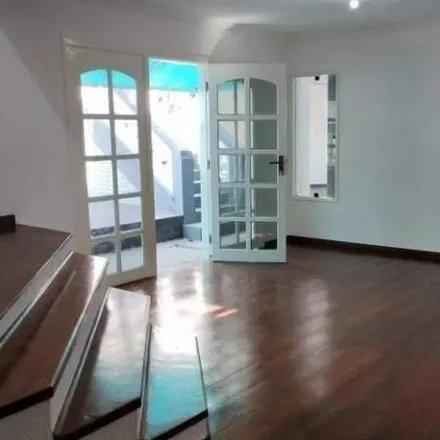 Buy this 2 bed house on Rua das Laranjeiras in Demarchi, São Bernardo do Campo - SP