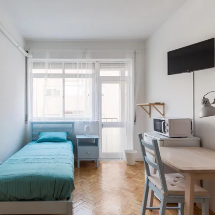Rent this 5 bed room on Rua de São Veríssimo in 4200-047 Porto, Portugal