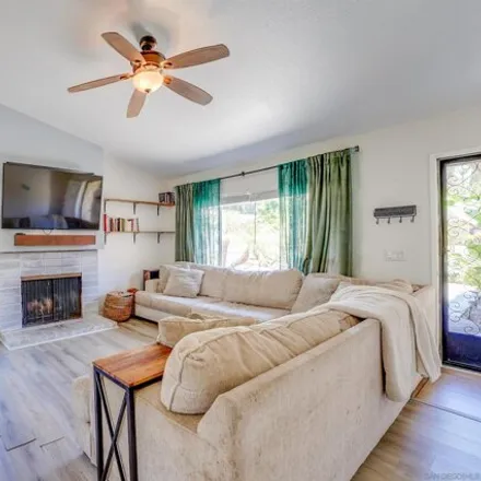 Image 3 - 437 Blueridge Pl, Escondido, California, 92026 - House for sale