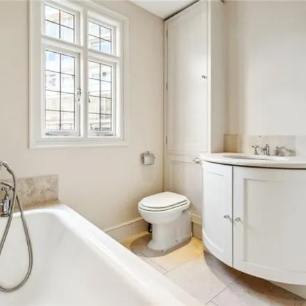 Image 7 - 30 Bywater Street, London, SW3 4XD, United Kingdom - Townhouse for sale