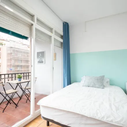 Image 6 - Carrer de Pi i Margall, 98-100, 08025 Barcelona, Spain - Apartment for rent