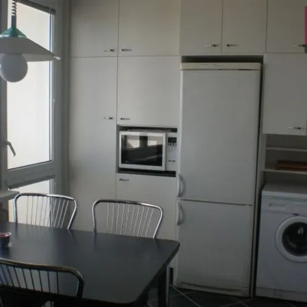 Image 5 - Gymnázium Jana Palacha, Pštrossova, 116 65 Prague, Czechia - Apartment for rent