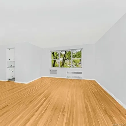 Image 7 - 453 West 263rd Street, New York, NY 10471, USA - Apartment for sale