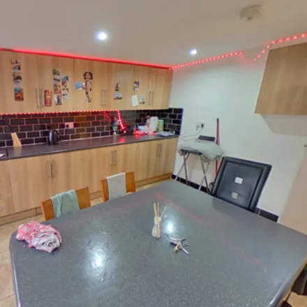 Rent this 5 bed townhouse on 83 Cardigan Lane in Leeds, LS4 2LN