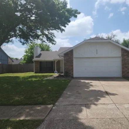 Rent this 3 bed house on 3909 Horizon Place in Fort Worth, TX 76133