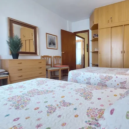 Image 1 - 12594 Orpesa / Oropesa del Mar, Spain - Apartment for rent