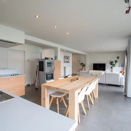 Rent this 2 bed apartment on Sandwichbar Don Quichot in Vennestraat 25, 8790 Waregem