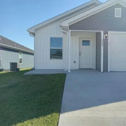 Rent this 3 bed house on North Prosperity Avenue in Duenweg, Jasper County