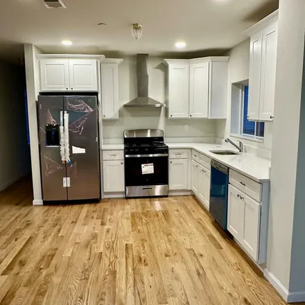 Rent this 3 bed apartment on 145 Vedder Avenue in New York, NY 10302
