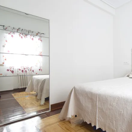 Rent this 4 bed room on Madrid in Colegio Público Concepción Arenal, Calle de Antonio López