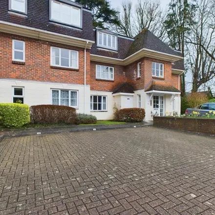 Image 8 - Greenacres, Horsham, RH12 2TA, United Kingdom - Apartment for sale