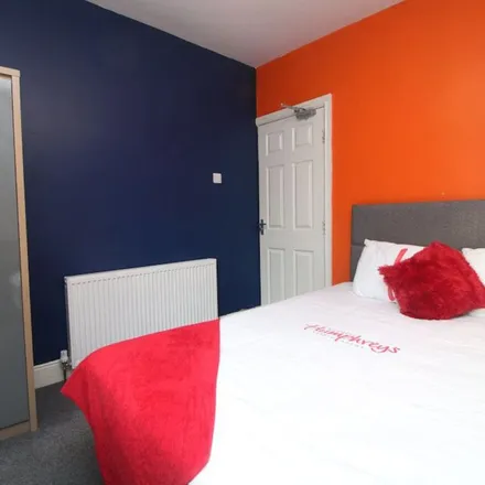 Image 3 - Clever Clogs, 412 Sharrow Vale Road, Sheffield, S11 8ZP, United Kingdom - Apartment for rent