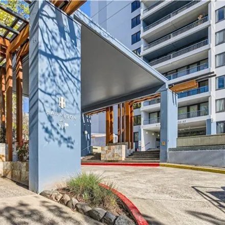 Buy this 2 bed condo on Southwest 2nd Avenue in Portland, OR 97258