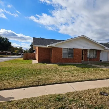 Buy this 2 bed house on 3223 Beaumont Avenue in Snyder, TX 79549