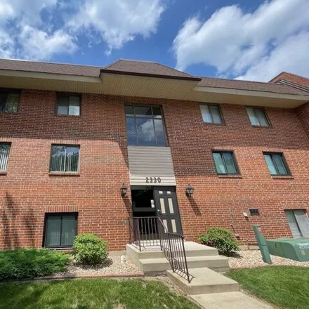 Buy this 1 bed condo on Woodridge Way in Lombard, IL 60148
