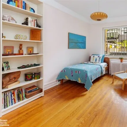 Image 5 - 240 East 33rd Street, New York, NY 10016, USA - Townhouse for sale