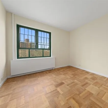 Image 7 - 1563 Metropolitan Avenue, New York, NY 10462, USA - Condo for sale