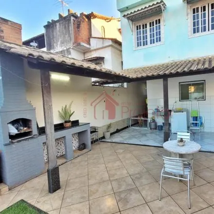 Buy this 2 bed house on Rua Saudade in Vila Santa Terezinha de Jesus, Nova Iguaçu - RJ