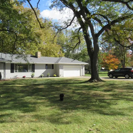 Buy this 3 bed house on 2028 Fairview Drive in Auburn, IN 46706