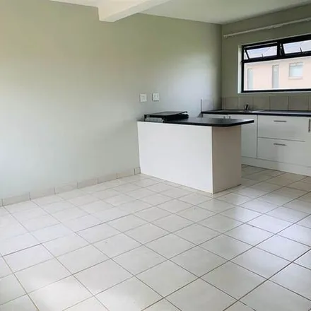 Image 3 - Minjetto Road, Buffalo City Ward 31, Kidd's Beach, South Africa - Apartment for rent