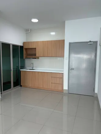 Rent this 2 bed apartment on C1 in Jalan Besi, Razak Mansion