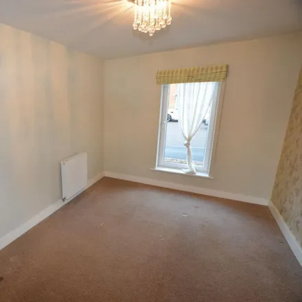 Rent this 4 bed duplex on Haydock Avenue in Dinnington, S25 3RL