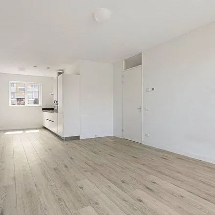 Rent this 2 bed apartment on Winkelcentrum De Gaard in Primera, Troosterhof 12