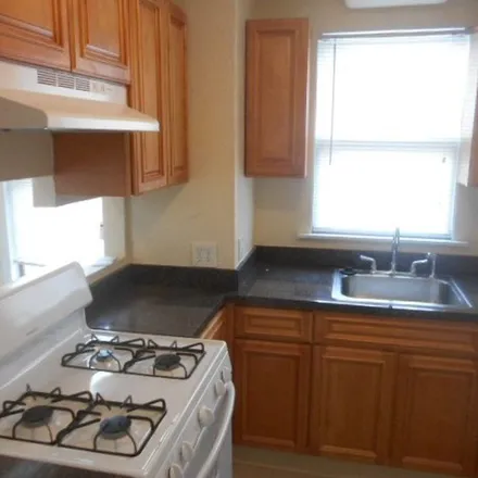 Rent this 1 bed apartment on 14;16 Arlington Street in Glendale, Everett