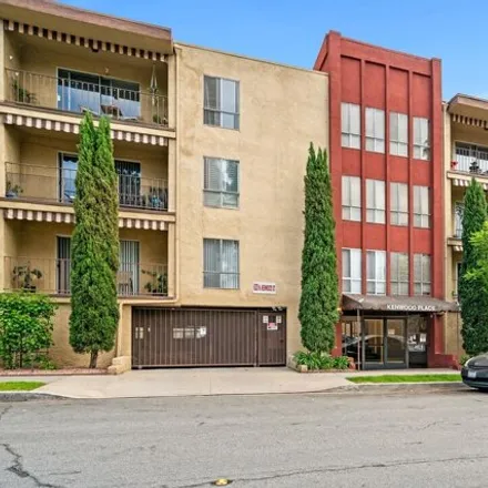 Buy this 2 bed condo on Kenwood Place in 620 North Kenwood Street, Glendale