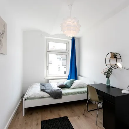 Rent this 5 bed room on Fritz-Reuter-Straße 1 in 10827 Berlin, Germany